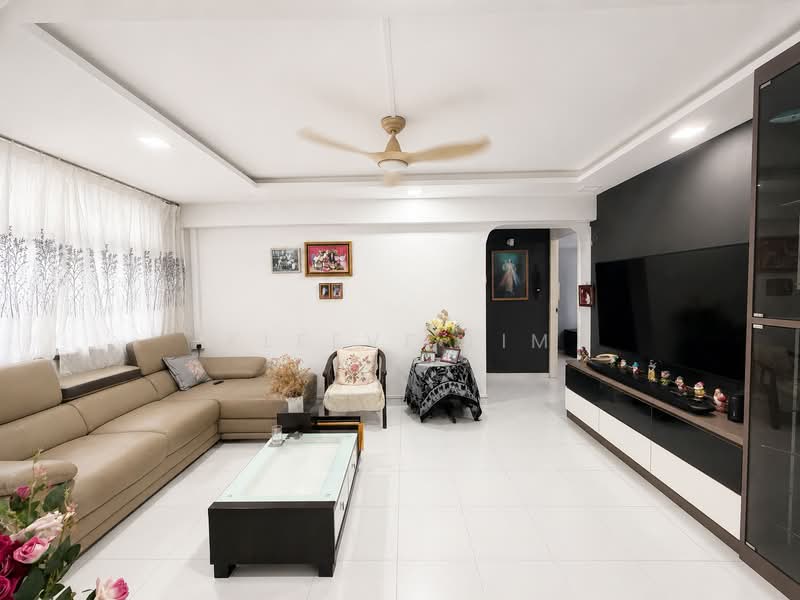 325 Woodlands Street 32, 325 Woodlands Street 32, Room Rental, 200 sqft, HDB Flat For Rent, by Kleeve Lim, 500223051 - Living Room - PropertyGuru.com.sg