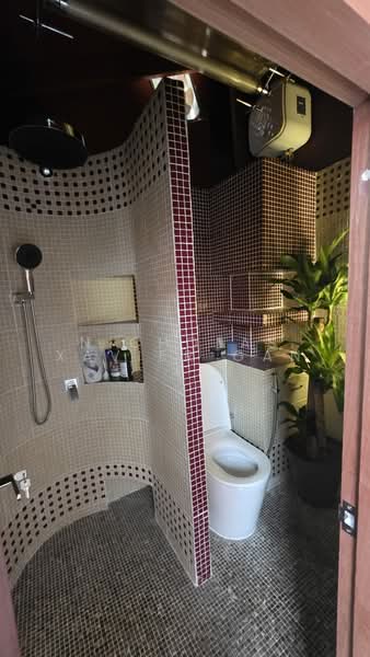 Rare Conservation Shophouse Along North Bridge Road | Restaurant + Office | Income-Producing Asset, North Bridge Road, Beach Road / Bugis / Rochor, 2,326 sqft, Shop / Shophouse For Sale, by Nicholas Xavier Gan, 500223056 - Bathroom - CommercialGuru.com.sg