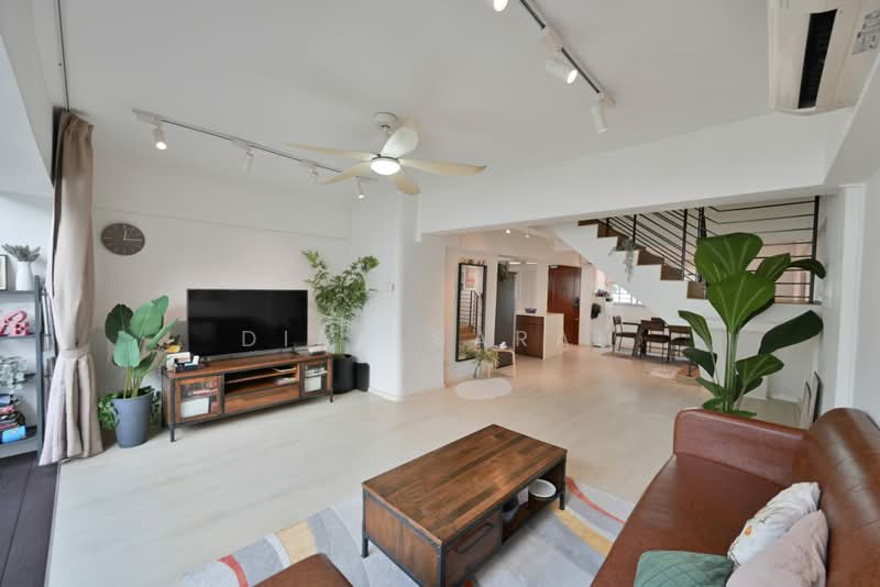 337 Jurong East Avenue 1, 337 Jurong East Avenue 1, 4 Bedrooms, 1,604 sqft, HDB Flat For Sale, by Dian Sarah, 500223062 - Living Room - PropertyGuru.com.sg