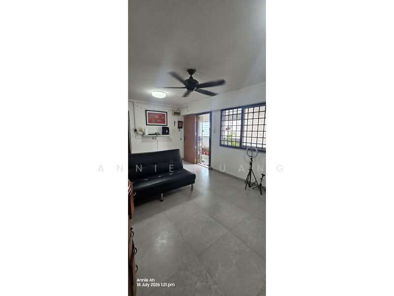 845 Woodlands Street 82, 845 Woodlands Street 82, 3 Bedrooms, 904 sqft, HDB Flat For Sale, by Annie Huang, 500223064 - Living Room - PropertyGuru.com.sg