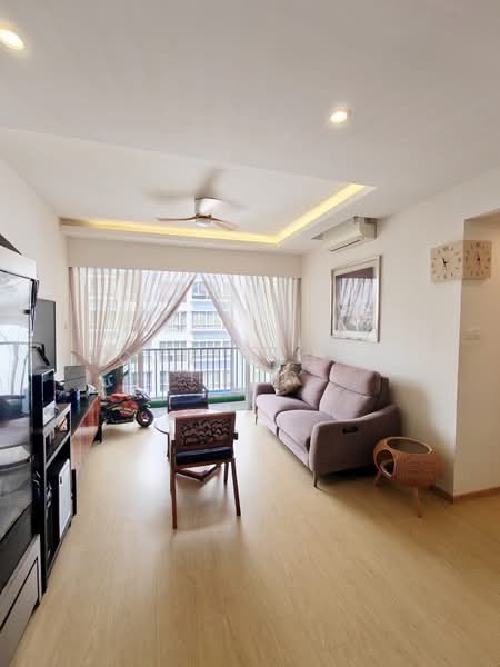 La Casa, 64 Woodlands Drive 16, 3 Bedrooms, 1,216 sqft, Condominium For Sale, by Lucas Hoh Jin Heng, 500223073 - Living Room - PropertyGuru.com.sg