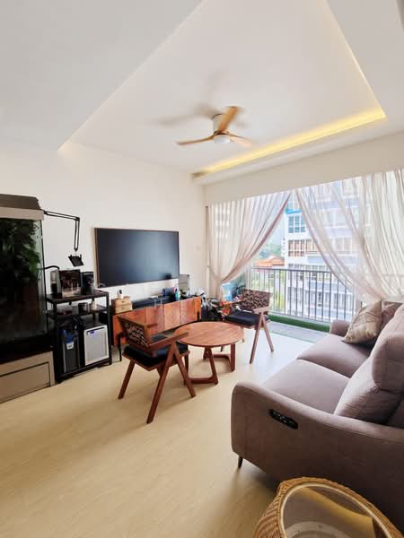 La Casa, 64 Woodlands Drive 16, 3 Bedrooms, 1,216 sqft, Condominium For Sale, by Lucas Hoh Jin Heng, 500223073 - Living Room - PropertyGuru.com.sg