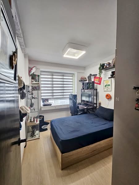 La Casa, 64 Woodlands Drive 16, 3 Bedrooms, 1,216 sqft, Condominium For Sale, by Lucas Hoh Jin Heng, 500223073 - Bedroom - PropertyGuru.com.sg