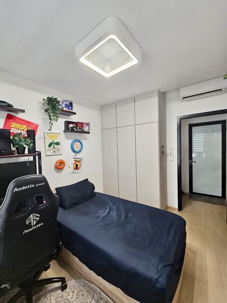La Casa, 64 Woodlands Drive 16, 3 Bedrooms, 1,216 sqft, Condominium For Sale, by Lucas Hoh Jin Heng, 500223073 - Bedroom - PropertyGuru.com.sg