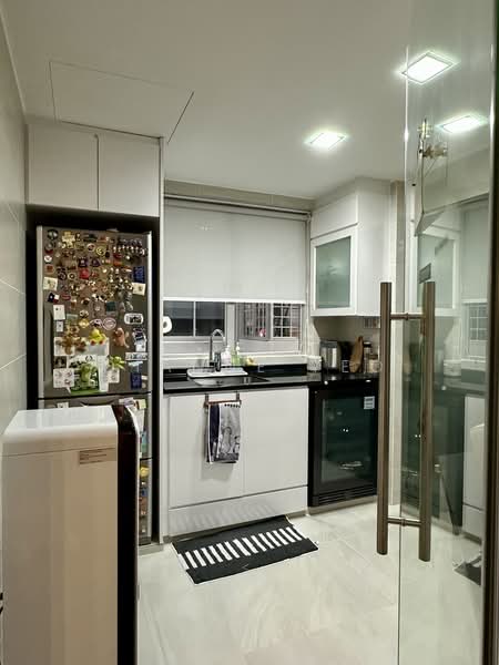 The Bayshore, 30 Bayshore Road, 2 Bedrooms, 1,012 sqft, Condominium For Sale, by Dianne Yeo, 500223089 - Kitchen - PropertyGuru.com.sg