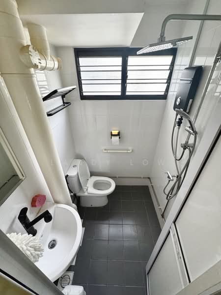 632 Ang Mo Kio Avenue 4, 632 Ang Mo Kio Avenue 4, Room Rental, 85 sqft, HDB Flat For Rent, by Landy Low, 500223092 - Bathroom - PropertyGuru.com.sg