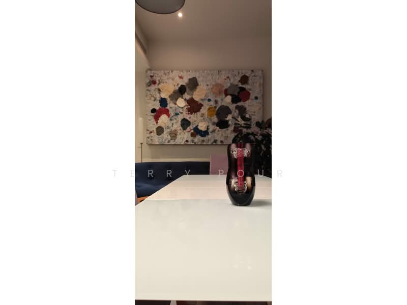 Cube 8, 376 Thomson Road, 4 Bedrooms, 3,229 sqft, Condominium For Sale, by Terry Pour, 500223094 - Living Room - PropertyGuru.com.sg