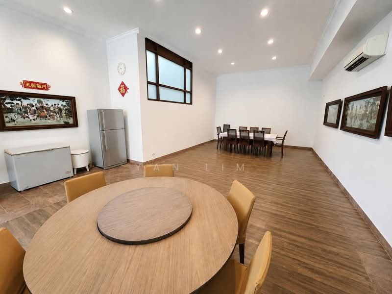 Charming Bungalow @ Braddell Heights Estate, , 7 Bedrooms, 7,000 sqft, Bungalow House For Sale, by Yan Lim, 500223097 - Dining Room - PropertyGuru.com.sg