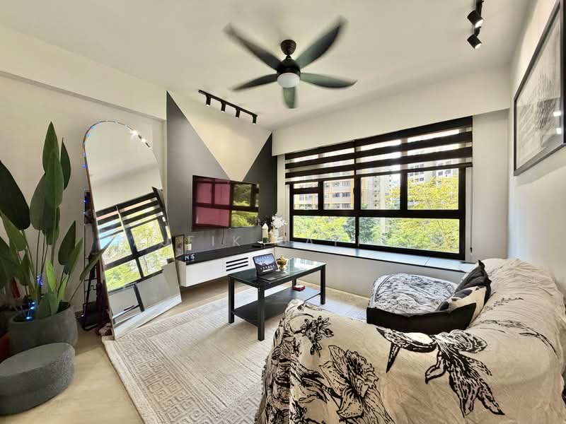 468A Bukit Batok West Avenue 9, 468A Bukit Batok West Avenue 9, 3 Bedrooms, 1,001 sqft, HDB Flat For Sale, by Taufik Batisah, 500223099 - Living Room - PropertyGuru.com.sg