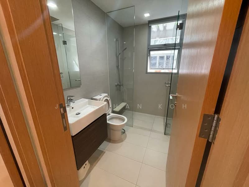 Prive, 31 Punggol Field, Hougang / Punggol / Sengkang, 2 Bedrooms, 775 sqft, Executive Condominium For Sale, by Jonathan Koh, 500223143 - Bathroom - PropertyGuru.com.sg