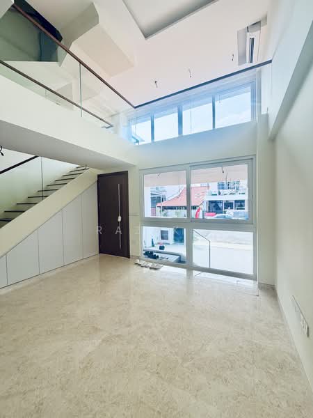Exclusive Listing.Newly TOP terrace with lift, East Coast / Marine Parade, 4 Bedrooms, 4,200 sqft, Terraced House For Sale, by Razak ., 500223150 - Interior - PropertyGuru.com.sg