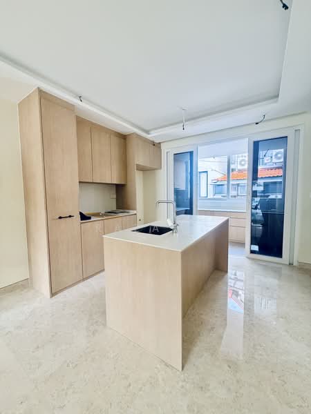 Exclusive Listing.Newly TOP terrace with lift, East Coast / Marine Parade, 4 Bedrooms, 4,200 sqft, Terraced House For Sale, by Razak ., 500223150 - Kitchen - PropertyGuru.com.sg