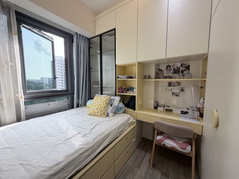Lakeville, 1 Jurong Lake Link, 4 Bedrooms, 1,302 sqft, Condominium For Rent, by Tan Hui Shan, 500223154 - Bedroom - PropertyGuru.com.sg