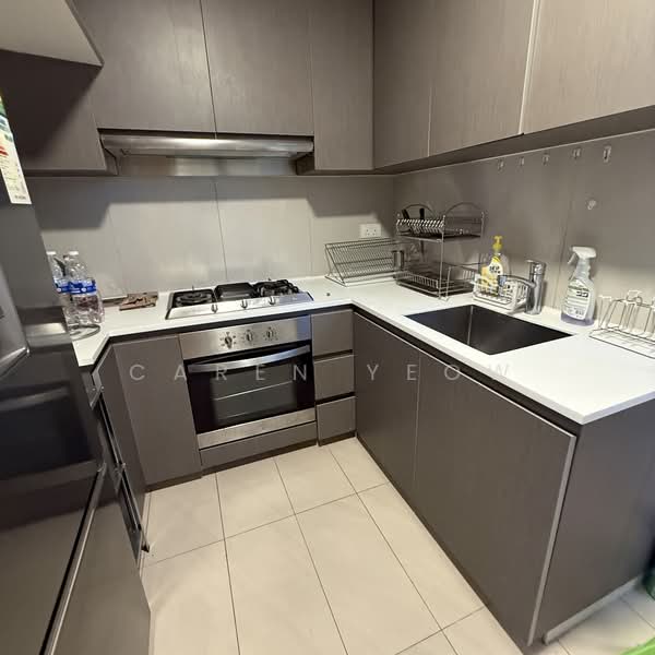 FLO Residence, Punggol Field Walk, 3 Bedrooms, 1,012 sqft, Condominium For Rent, by Caren Yeow, 500223158 - Kitchen - PropertyGuru.com.sg