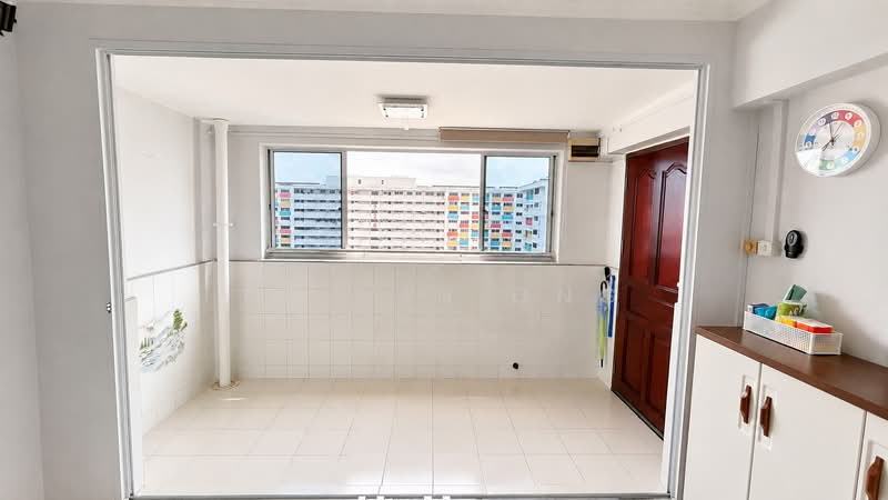 720 Jurong West Avenue 5, 720 Jurong West Avenue 5, 3 Bedrooms, 1,302 sqft, HDB Flat For Sale, by Delvin Ong, 500223159 - Balcony - PropertyGuru.com.sg