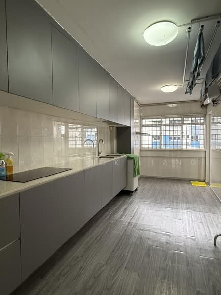 237 Tampines Street 21, 237 Tampines Street 21, 3 Bedrooms, 1,119 sqft, HDB Flat For Rent, by Heng Kok Liang, 500223169 - Kitchen - PropertyGuru.com.sg