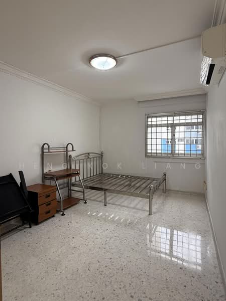 237 Tampines Street 21, 237 Tampines Street 21, 3 Bedrooms, 1,119 sqft, HDB Flat For Rent, by Heng Kok Liang, 500223169 - Bedroom - PropertyGuru.com.sg