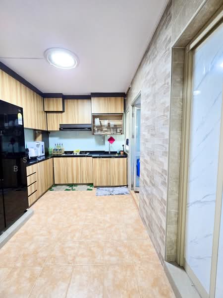 355 Woodlands Avenue 1, 355 Woodlands Avenue 1, Admiralty / Woodlands, 3 Bedrooms, 1,303 sqft, HDB Flat For Sale, by Siti Nurainina Binte Saaet (Nina Saaet), 500223170 - Kitchen - PropertyGuru.com.sg