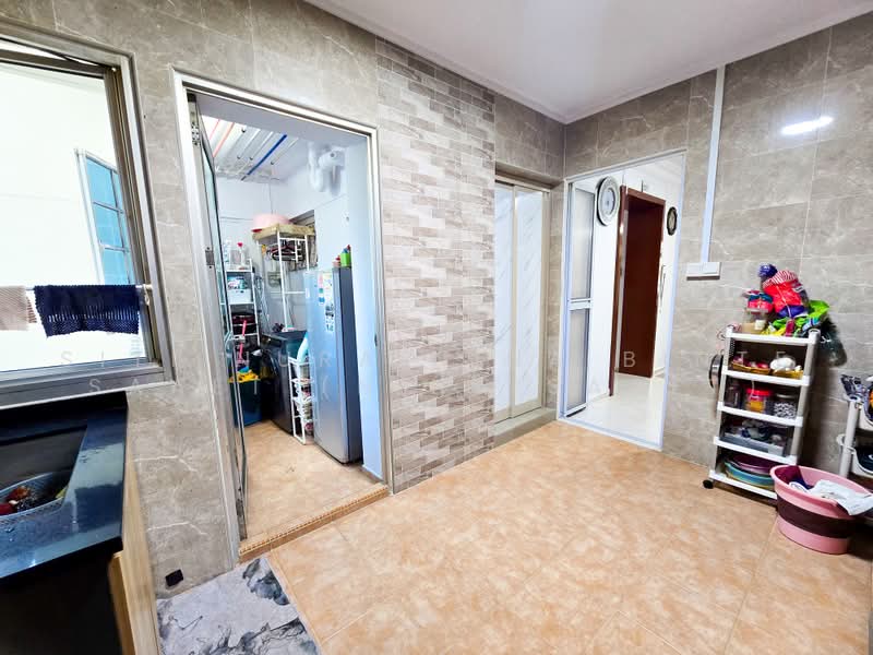355 Woodlands Avenue 1, 355 Woodlands Avenue 1, Admiralty / Woodlands, 3 Bedrooms, 1,303 sqft, HDB Flat For Sale, by Siti Nurainina Binte Saaet (Nina Saaet), 500223170 - Kitchen - PropertyGuru.com.sg