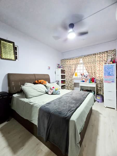 355 Woodlands Avenue 1, 355 Woodlands Avenue 1, Admiralty / Woodlands, 3 Bedrooms, 1,303 sqft, HDB Flat For Sale, by Siti Nurainina Binte Saaet (Nina Saaet), 500223170 - Bedroom - PropertyGuru.com.sg