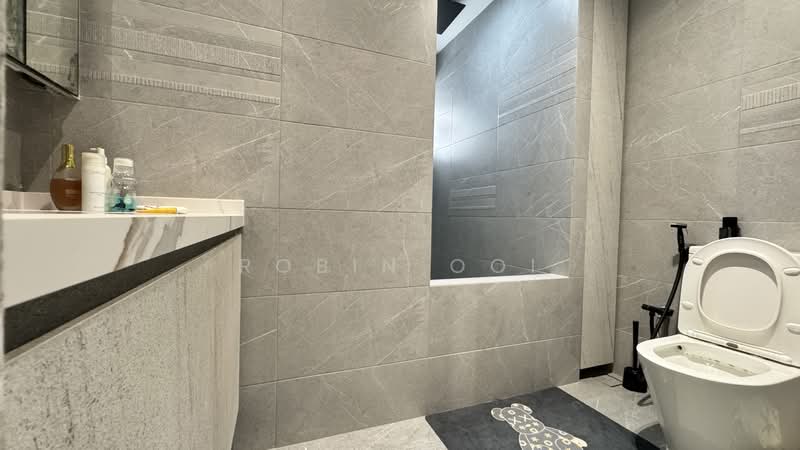 646 Hougang Avenue 8, 646 Hougang Avenue 8, 3 Bedrooms, 1,636 sqft, HDB Flat For Sale, by Robin Ooi, 500223177 - Bathroom - PropertyGuru.com.sg
