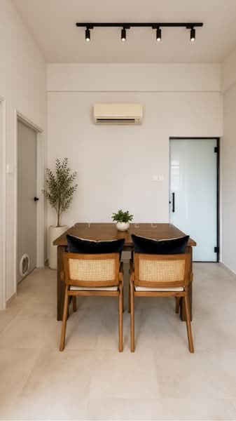 Tanglin Regency, 381 Tanglin Road, 2 Bedrooms, 721 sqft, Condominium For Rent, by JAY PECK, 500223186 - PropertyGuru.com.sg