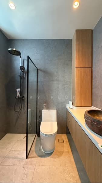 Tanglin Regency, 381 Tanglin Road, 2 Bedrooms, 721 sqft, Condominium For Rent, by JAY PECK, 500223186 - PropertyGuru.com.sg