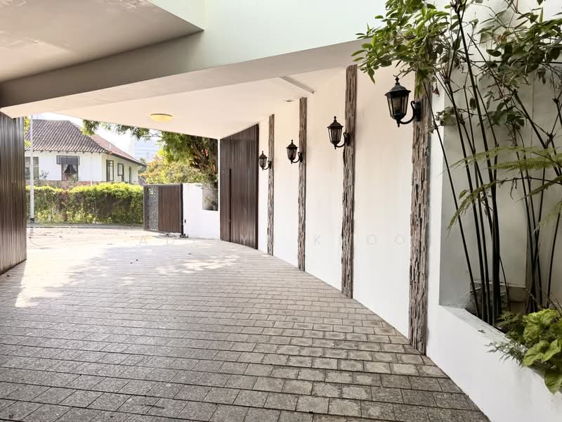 EXQUISITE FREEHOLD LUXURY LIVING AT HILLTOP CHANCERY/NOVENA/NEWTON/BKT TUNGGAL, Bukit Tunggal, 10+ Bedrooms, 25,000 sqft, Good Class Bungalow For Sale, by Adelyn Khoo, 500223190 - Exterior - PropertyGuru.com.sg