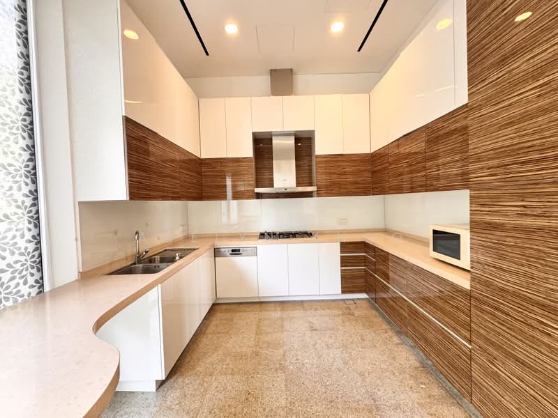 EXQUISITE FREEHOLD LUXURY LIVING AT HILLTOP CHANCERY/NOVENA/NEWTON/BKT TUNGGAL, Bukit Tunggal, 10+ Bedrooms, 25,000 sqft, Good Class Bungalow For Sale, by Adelyn Khoo, 500223190 - Kitchen - PropertyGuru.com.sg