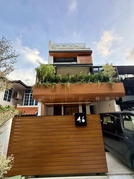 Novena New Terrace House En-Suite Bedroom, Jalan Novena / Eng Aun Park, Room Rental, 300 sqft, Terraced House For Rent, by Jeslyn Lim 林瑞香, 500223193 - Exterior - PropertyGuru.com.sg