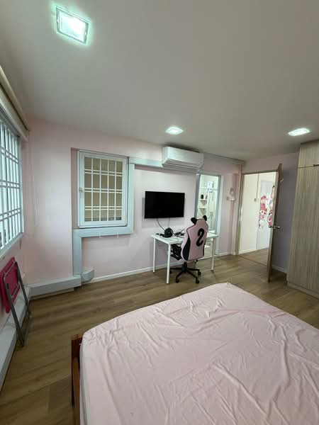 449 Hougang Avenue 10, 449 Hougang Avenue 10, 2 Bedrooms, 750 sqft, HDB Flat For Rent, by Lim Y X, 500223196 - Bedroom - PropertyGuru.com.sg