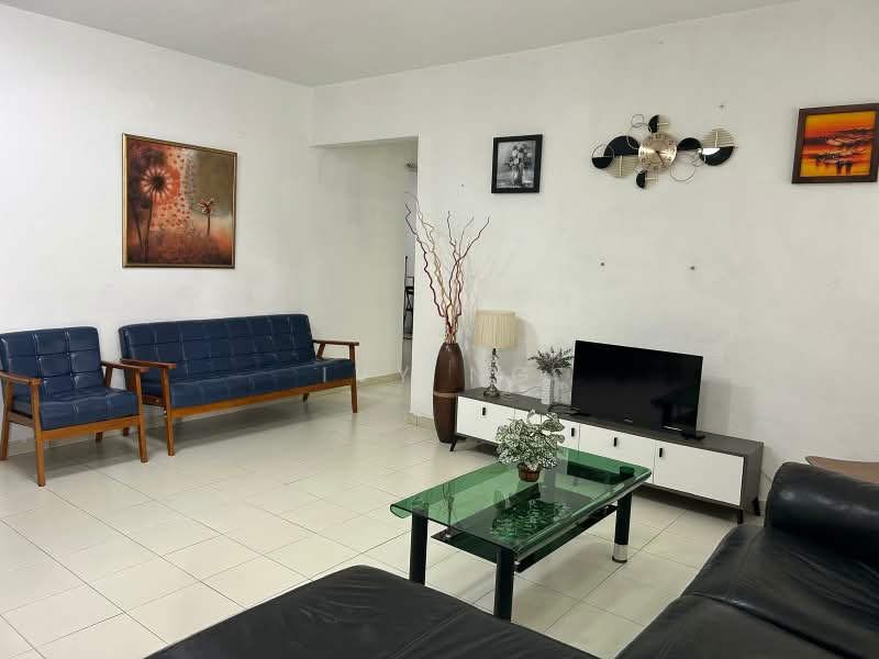 137 Petir Road, 137 Petir Road, 3 Bedrooms, 1,108 sqft, HDB Flat For Sale, by Ivy Ng, 500223201 - Living Room - PropertyGuru.com.sg
