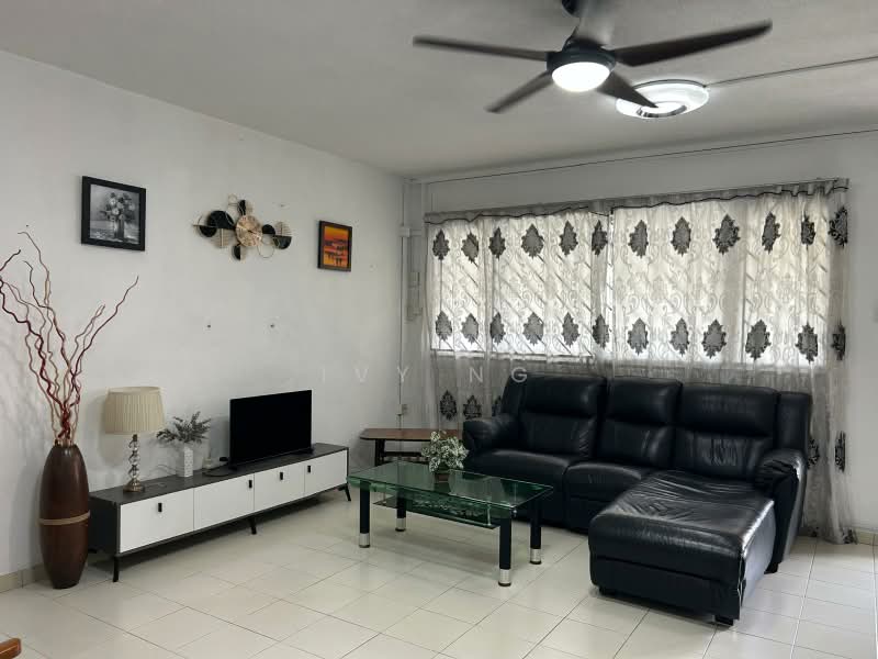 137 Petir Road, 137 Petir Road, 3 Bedrooms, 1,108 sqft, HDB Flat For Sale, by Ivy Ng, 500223201 - Living Room - PropertyGuru.com.sg