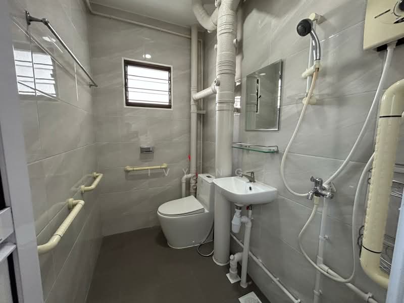 137 Petir Road, 137 Petir Road, 3 Bedrooms, 1,108 sqft, HDB Flat For Sale, by Ivy Ng, 500223201 - Bathroom - PropertyGuru.com.sg