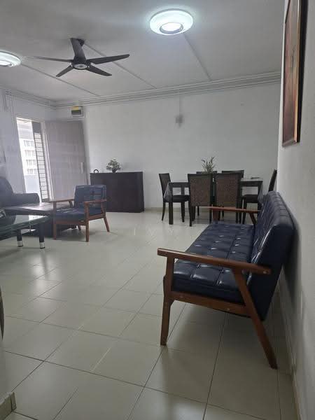 137 Petir Road, 137 Petir Road, Dairy Farm / Bukit Panjang / Choa Chu Kang, 3 Bedrooms, 1,108 sqft, HDB Flat For Sale, by Ivy Ng, 500223201 - Living Room - PropertyGuru.com.sg