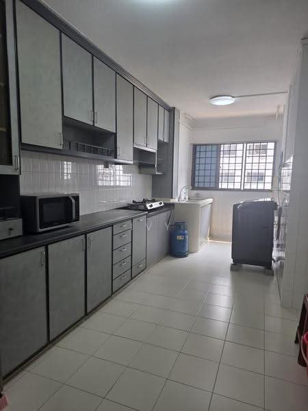 137 Petir Road, 137 Petir Road, Dairy Farm / Bukit Panjang / Choa Chu Kang, 3 Bedrooms, 1,108 sqft, HDB Flat For Sale, by Ivy Ng, 500223201 - Kitchen - PropertyGuru.com.sg