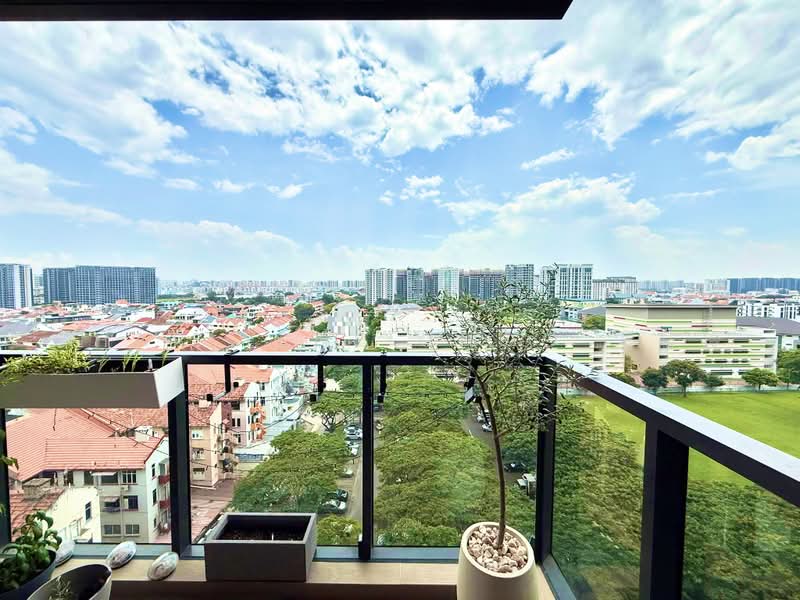 Tembusu Grand, 94 Jalan Tembusu, 3 Bedrooms, 1,173 sqft, Condominium For Rent, by Charlyene Choo 朱慧玲, 500223216 - Balcony - PropertyGuru.com.sg