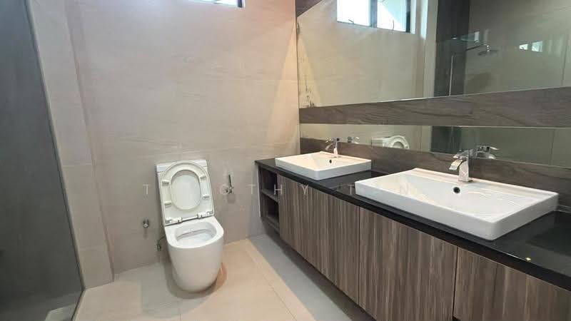 Exclusive Hillside Bungalow @ Phoenix Avenue, Phoenix Avenue, Dairy Farm / Bukit Panjang / Choa Chu Kang, 5 Bedrooms, 5,000 sqft, Detached House For Rent, by Timothy Tan, 500223220 - Bathroom - PropertyGuru.com.sg