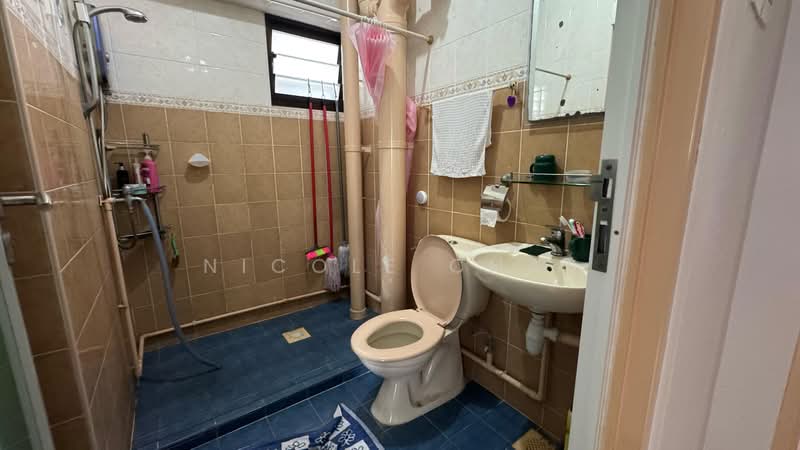 639 Ang Mo Kio Avenue 6, 639 Ang Mo Kio Avenue 6, Room Rental, 100 sqft, HDB Flat For Rent, by Nicole Chai, 500223234 - Bathroom - PropertyGuru.com.sg