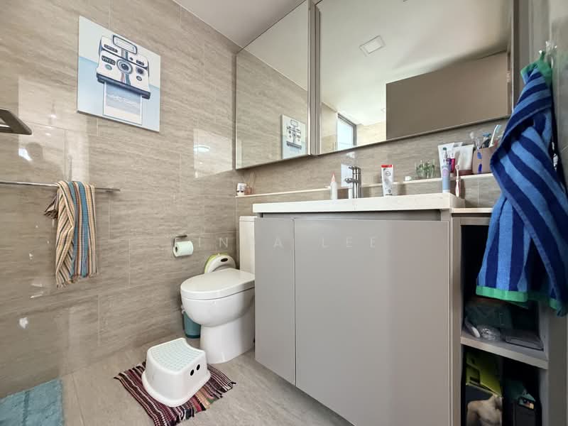 Waterwoods, Punggol Field Walk, 4 Bedrooms, 1,281 sqft, Executive Condominium For Sale, by Linda Lee, 500223241 - Bathroom - PropertyGuru.com.sg