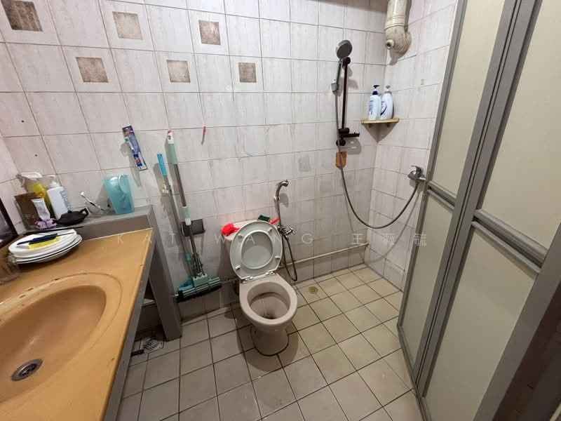 898B Woodlands Drive 50, 898B Woodlands Drive 50, Admiralty / Woodlands, 3 Bedrooms, 1,270 sqft, HDB Flat For Sale, by Kat Wang 王薇毓, 500223249 - Bathroom - PropertyGuru.com.sg