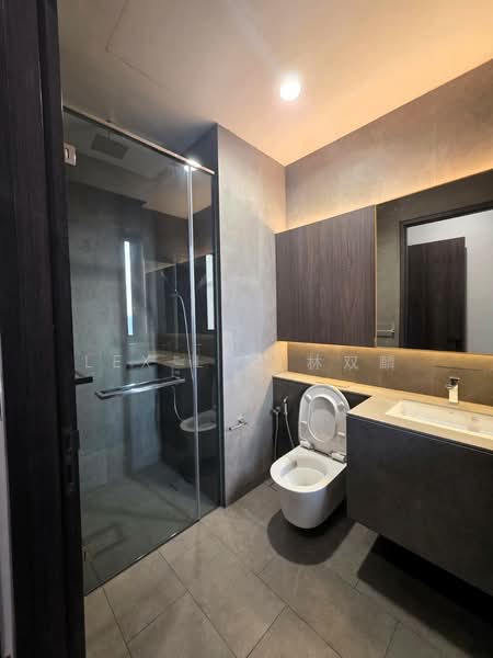 Midtown Modern, 18 Tan Quee Lan Street, 3 Bedrooms, 904 sqft, Condominium For Sale, by Lex Lim 林双麟, 500223252 - Bathroom - PropertyGuru.com.sg