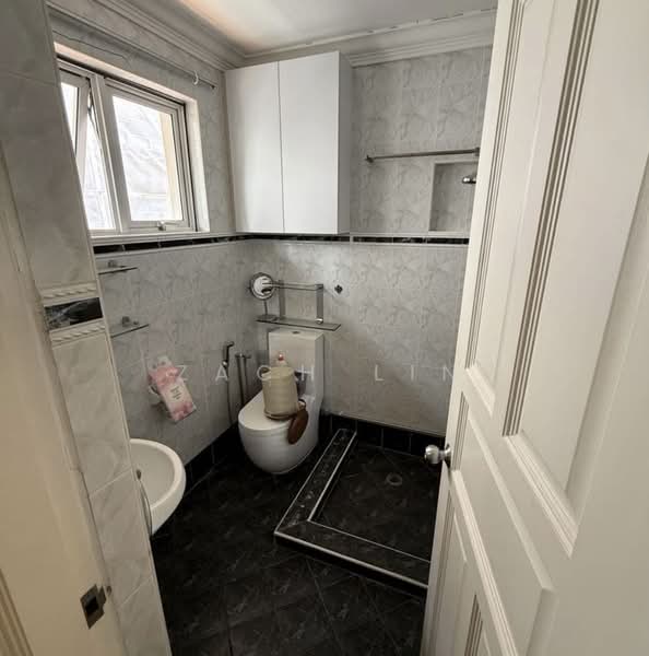8 Tay Lian Teck road, , Room Rental, 350 sqft, Terraced House For Rent, by Zach Lin, 500223258 - Bathroom - PropertyGuru.com.sg