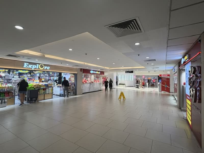 LUCKY PLAZA