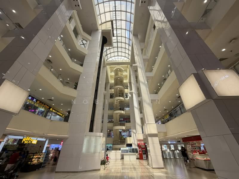 Lucky Plaza, 304 Orchard Road, Orchard / River Valley, 710 sqft, Mall Shop For Rent, by Nobie Tan, 500223266 - Interior - CommercialGuru.com.sg