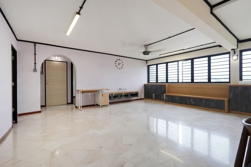 601 Hougang Avenue 4, 601 Hougang Avenue 4, 3 Bedrooms, 1,313 sqft, HDB Flat For Sale, by Steve Lee, 500223268 - Living Room - PropertyGuru.com.sg