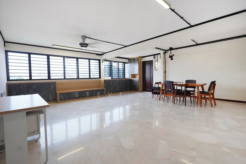 601 Hougang Avenue 4, 601 Hougang Avenue 4, 3 Bedrooms, 1,313 sqft, HDB Flat For Sale, by Steve Lee, 500223268 - Living Room - PropertyGuru.com.sg