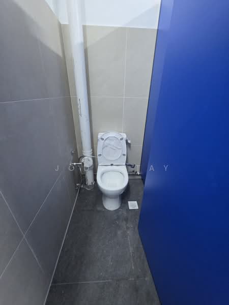 Brand new dormitory for rent with own toilet and shower facilities, , 1,200 sqft, Dormitory For Rent, by Jodia Tay, 500223269 - Bathroom - CommercialGuru.com.sg