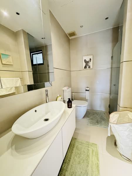 Oleanas Residences, 42 Kim Yam Road, 4 Bedrooms, 1,550 sqft, Condominium For Sale, by Michelle Kuek, 500223272 - Bathroom - PropertyGuru.com.sg