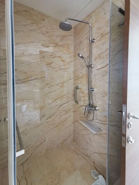 Queens Peak, 1 Dundee Road, 1 Bedroom, 495 sqft, Condominium For Rent, by Fiona Leong, 500223275 - Bathroom - PropertyGuru.com.sg